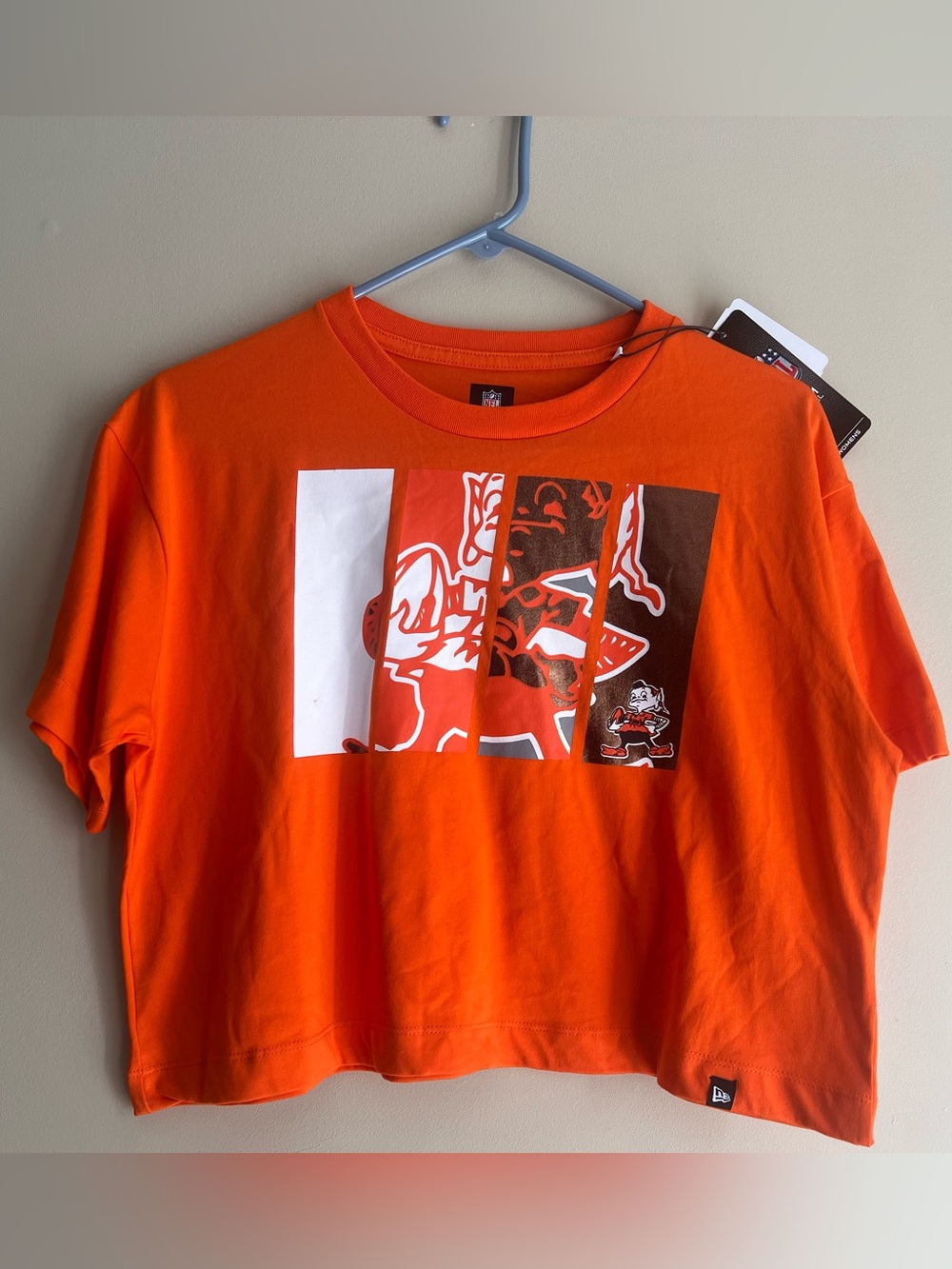 New Era Women’s Cleveland Browns Panel Boxy T-shirt Size Small. NWT
